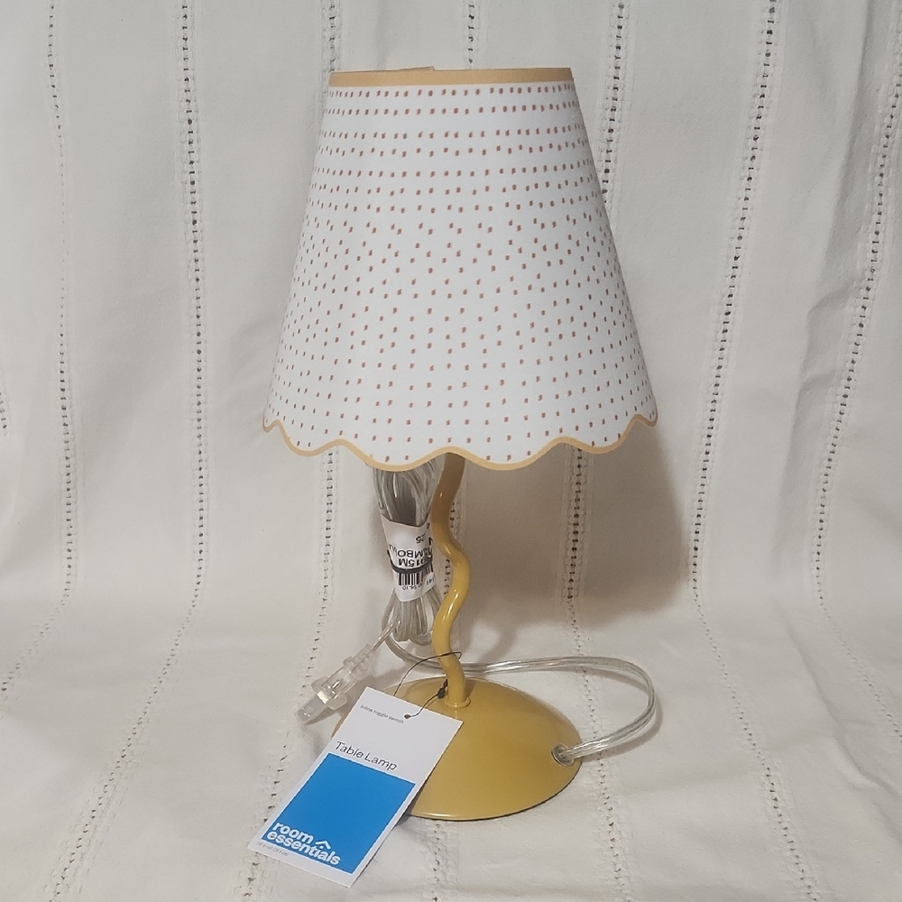 Room Essentials Table Lamp